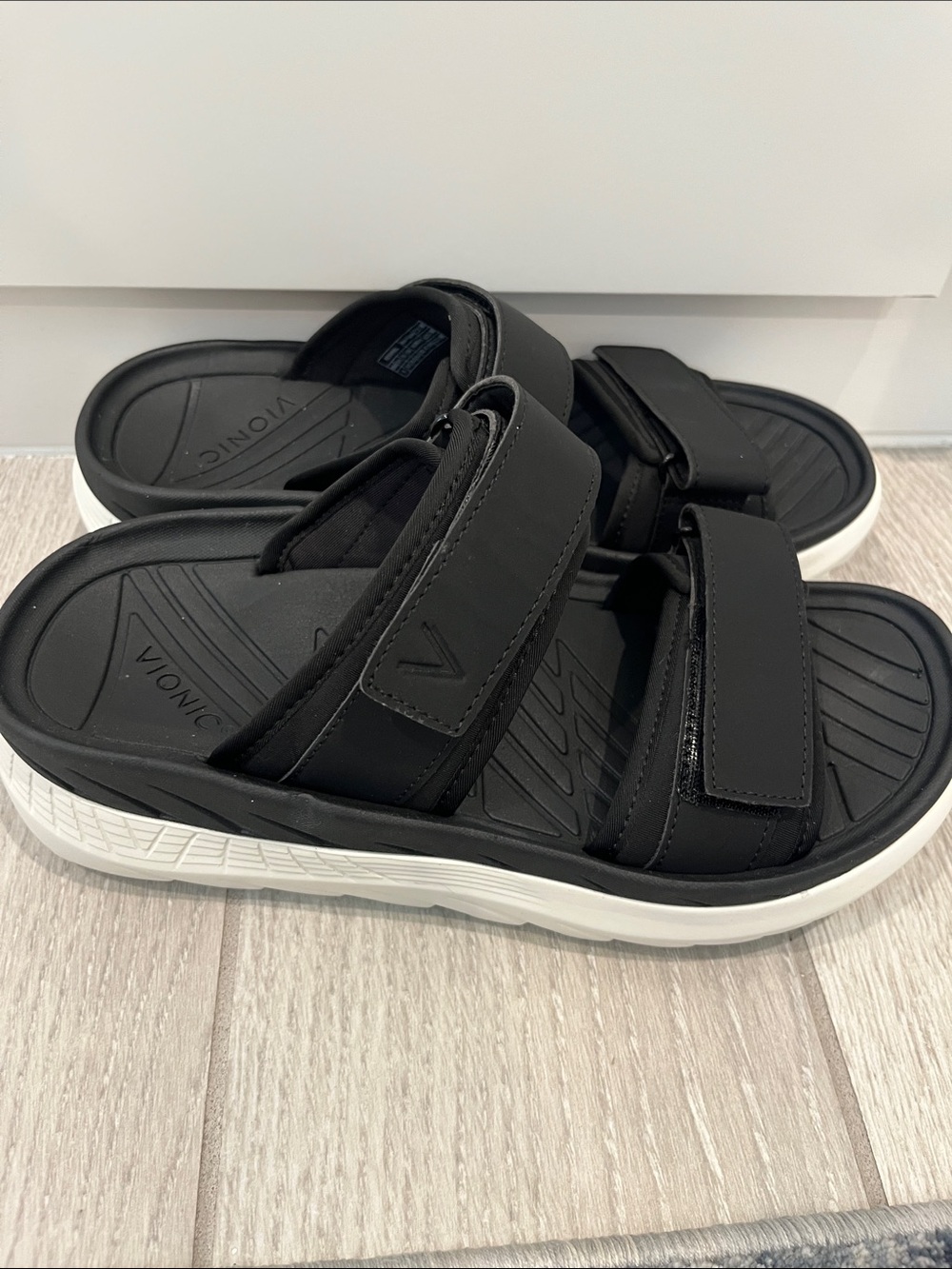 Vionic Renewal Women’s Black Velcro Strap Slide Sandals